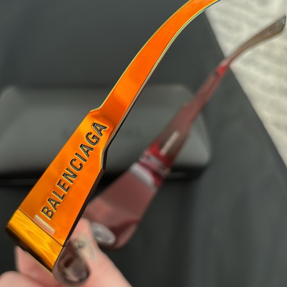 AUTHENTIC BALENCIAGA SUNGLASSES - Picture 3 of 6